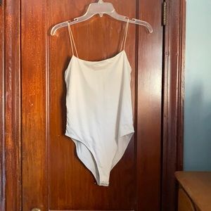 *Free with Bundle* F21 Beige Cami Bodysuit sz M